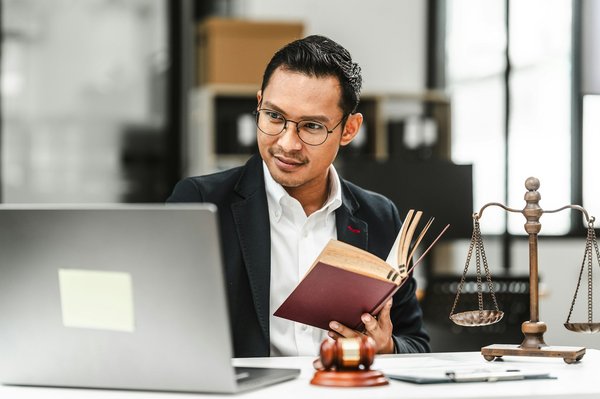 Comprendre l'importance d'un avocat pour contrat d'hébergement